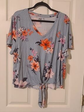 EVRI Light Blue Floral Tie-Front V-Neck Crop Top